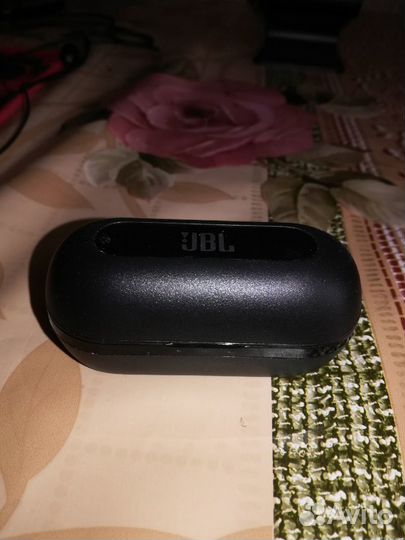 Зарядка для беспроводных наушников