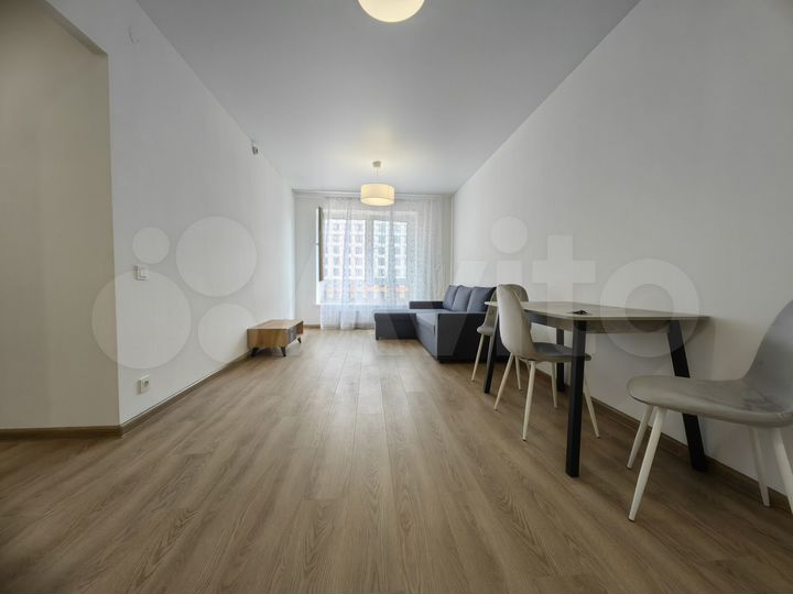 2-к. квартира, 60 м², 8/17 эт.