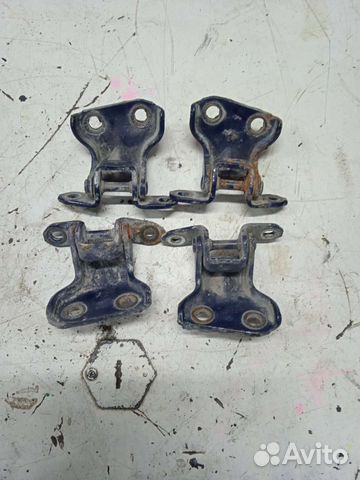 Петля двери Nissan Sunny Ниссан Санни