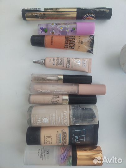 Косметика декоративная и уходовая пакетом