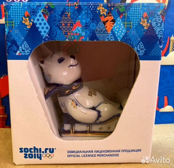 Мишка на санках. Золото. Гжель Фарфор. Олимпиада