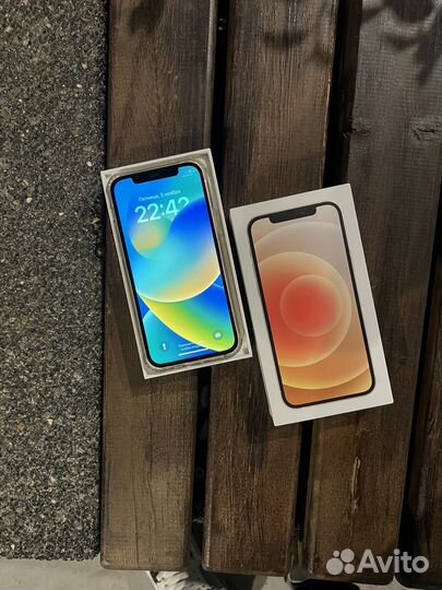 iPhone 12, 64 ГБ