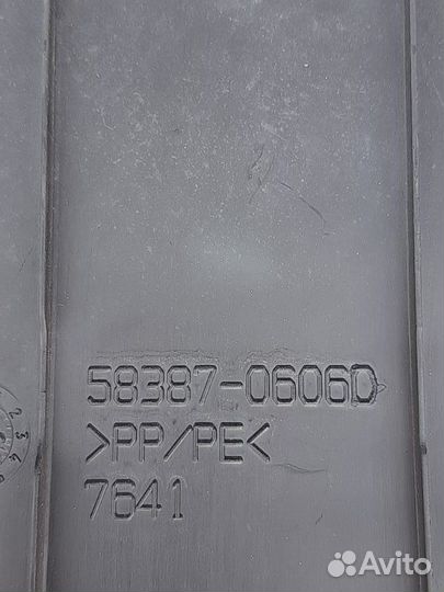 Обшивка багажника Toyota Camry XV40