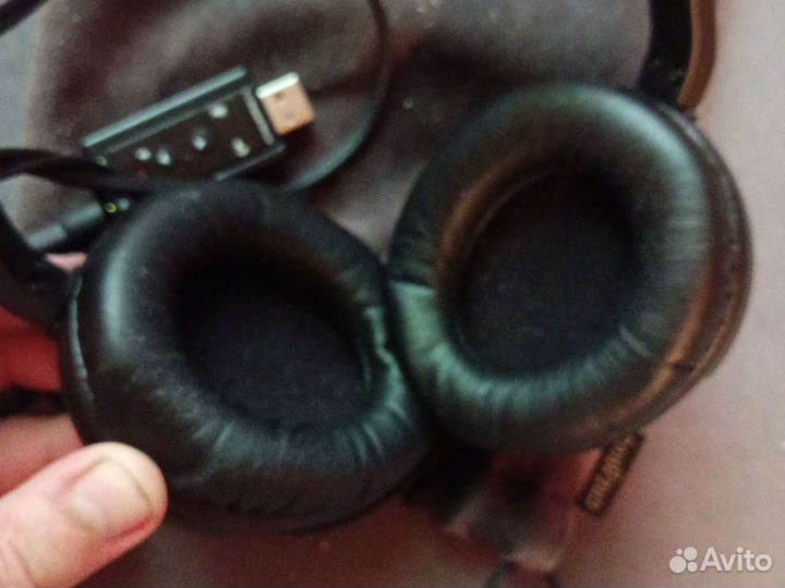 Наушники Creative aurvana live