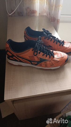 Футзалки Mizuno