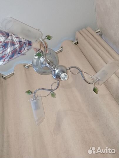 Люстра с 3 плафонами
