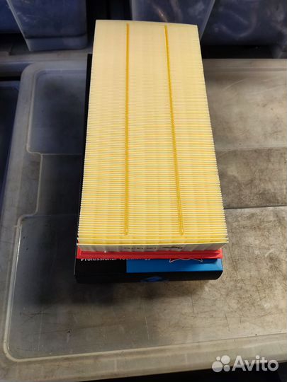 Фильтр воздушный VW Туарег Audi Q7 Каен