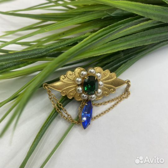 Брошь СССР винтажная с камнями