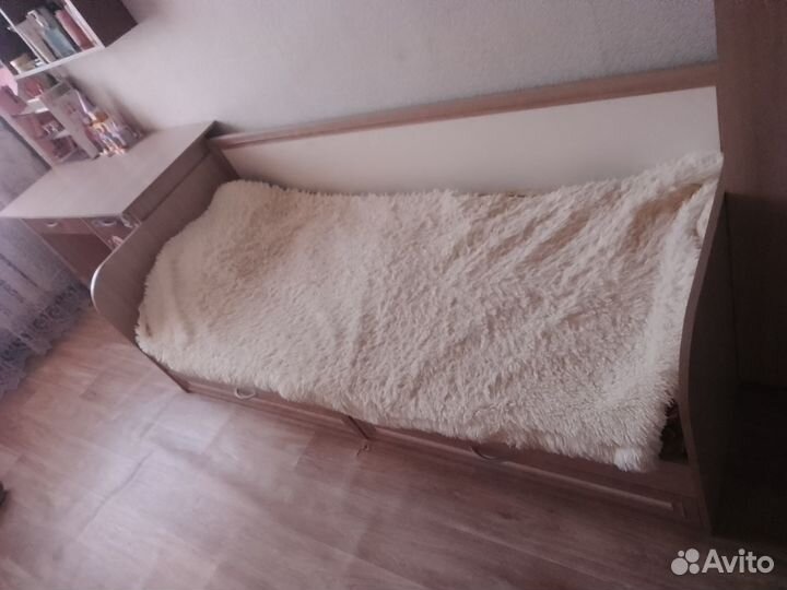 Кровать
