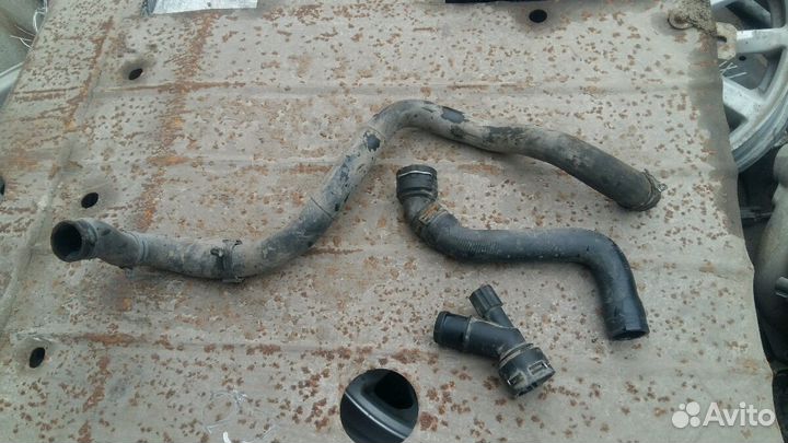 Патрубки,тройники охлаждения Skoda Octavia A4