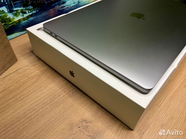 Macbook pro 16 2020 i7/16gb/512 ssd/ Комплект