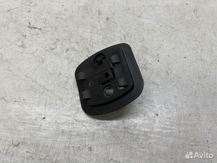 Крепление знака аварийной остановки Mercedes W202