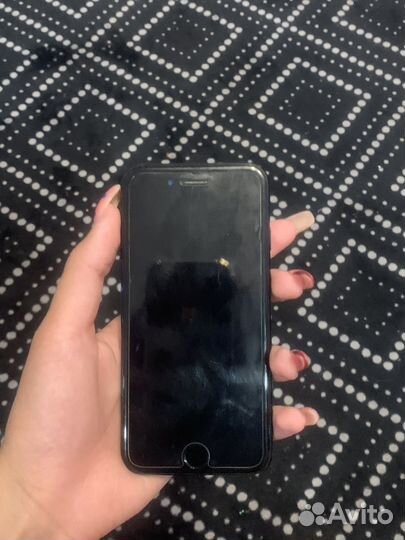 Телефон iPhone 7