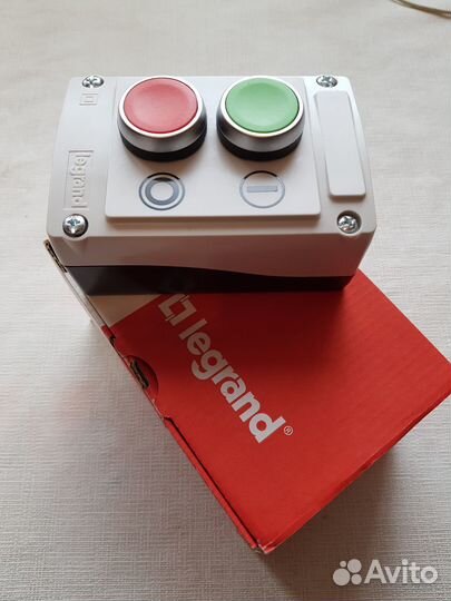 Кнопочный пост Legrand Osmos 024230 Новый