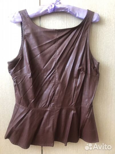 Кожаный топ с баской