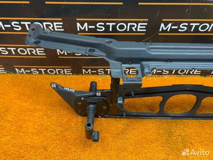 Рамка радиатора Bmw 3-Series E46 N46B20A 2004