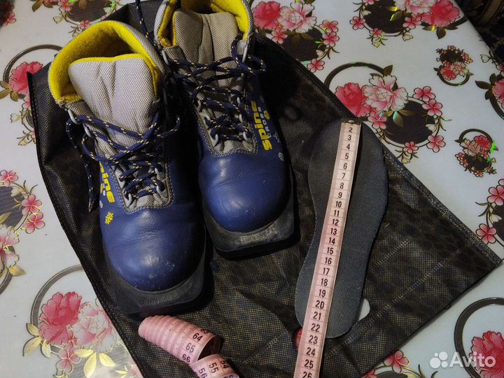 Лыжные ботинки 35