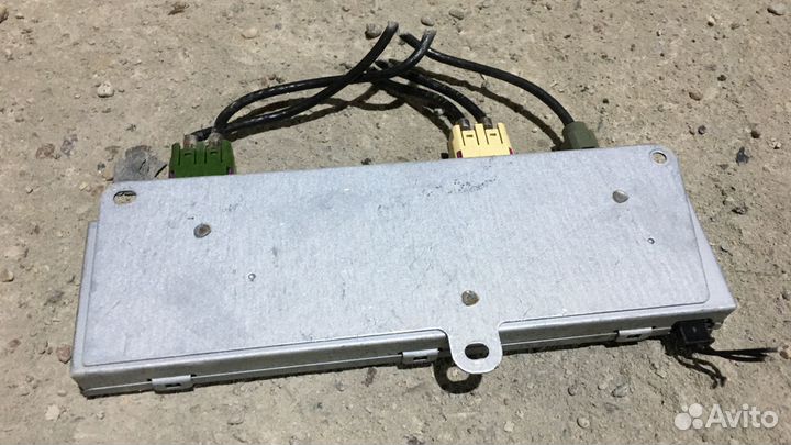 Усилитель антенны Audi A4 B7 (S4,RS4) 8E90035225AA