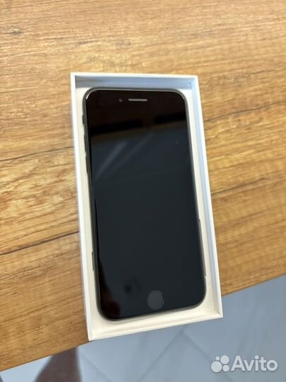 iPhone SE (2020), 64 ГБ
