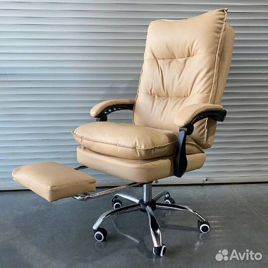 Офисное кресло