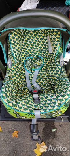 Детское автокресло с базой Maxi Cosi Easy Base