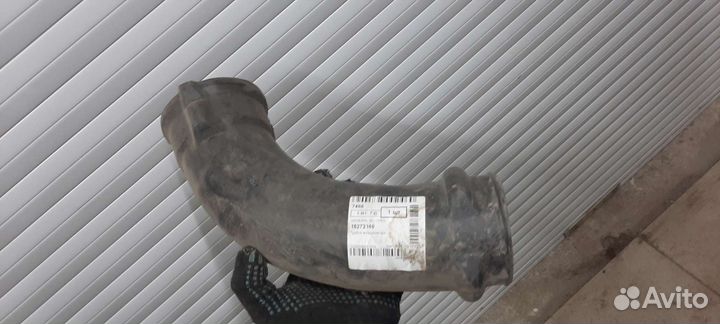 Воздуховод пер. П. Cadillac Cts 2/2009