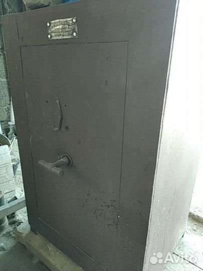 Сейф металлический