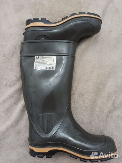 Резиновые сапоги новые 42