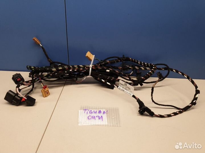 Жгут проводов двери багажника Volkswagen Tiguan 20