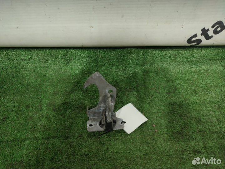 Крючок капота правый Bmw X3 F25 N55B30A 2011