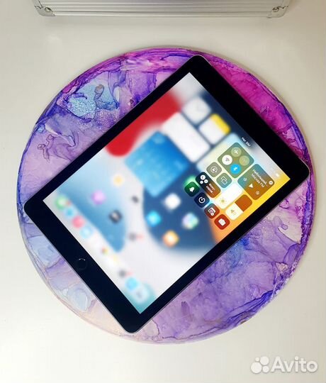 iPad AIR 2 на 64gb SIM, АКБ 90%, идеальный