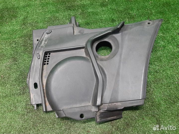 Решетка стеклоочистителей правая Mitsubishi Grand