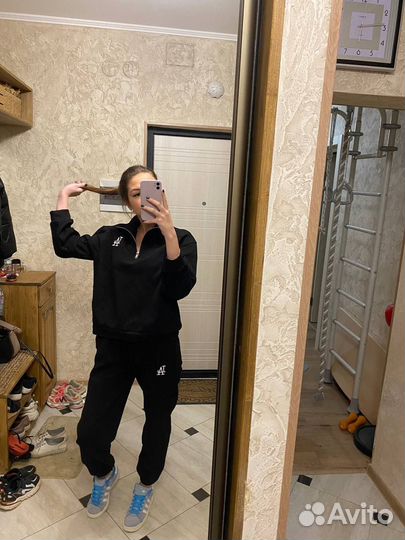 Спортивный костюм женский