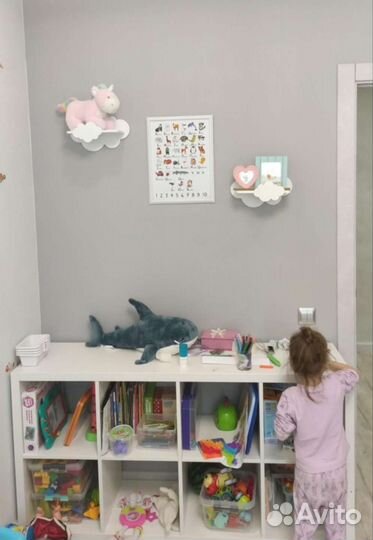 Полки в детскую 2 шт