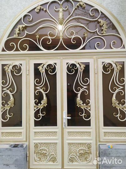 Кованая дверь входная