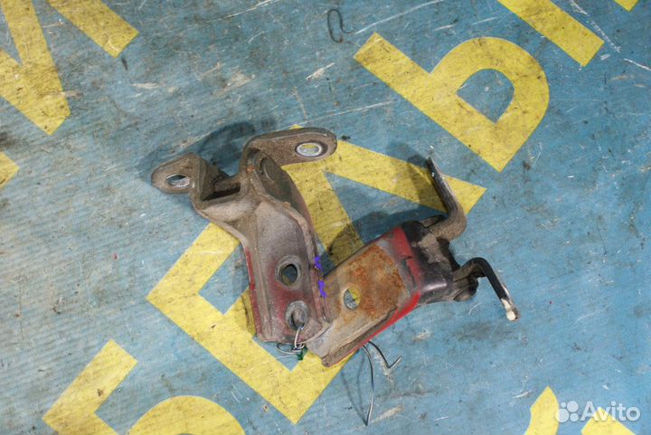 Петля двери Toyota Celica T230