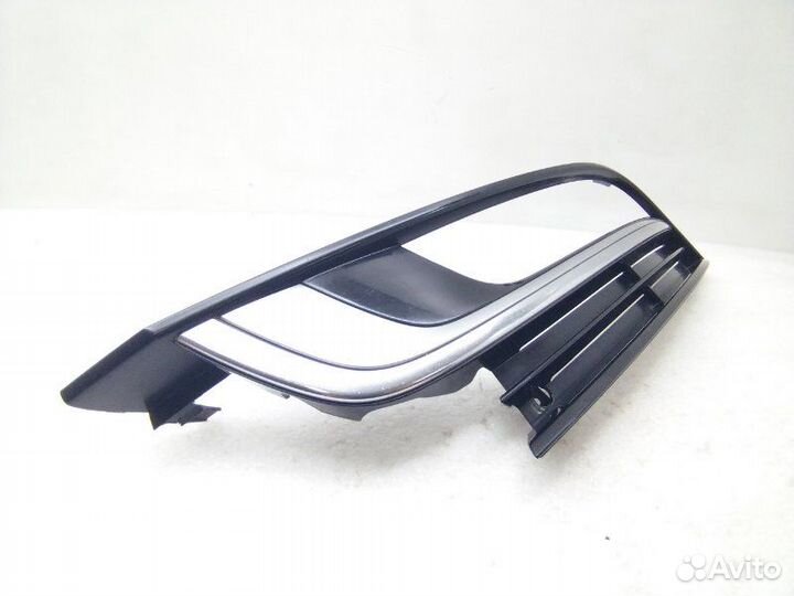 Решетка в бампер передняя левая Volkswagen Passat