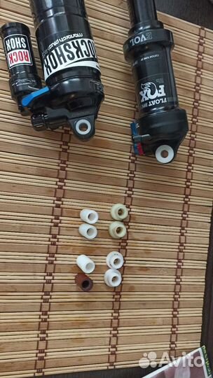 Втулки, оси, колпачки, проставки, гайки на байк