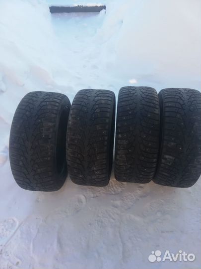 Maxxis ArcticTrekker NP3 235/45 R17