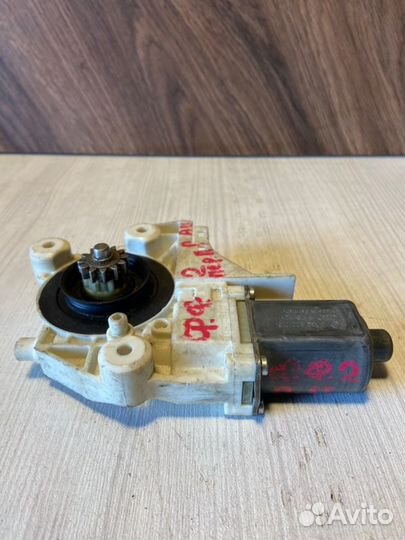 Мотор стеклоподъемника передний правый Ford Focus