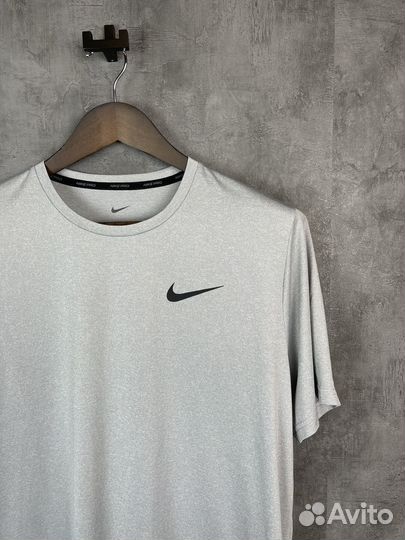Футболка Nike размер М оригинал