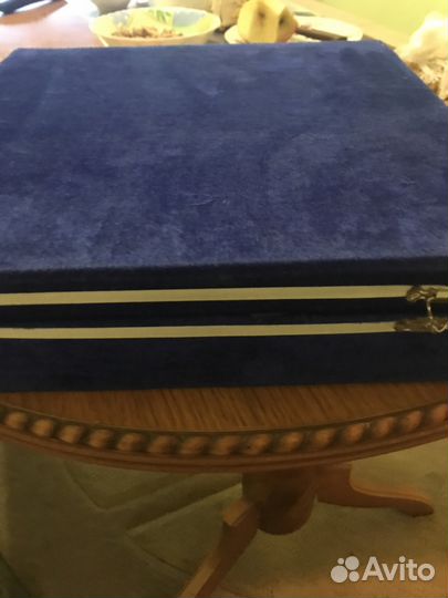 Шахматы из натурального камня, в велюровой коробке