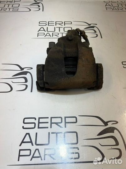 Суппорт передний левый Ford Focus 3 CB8 1.6L