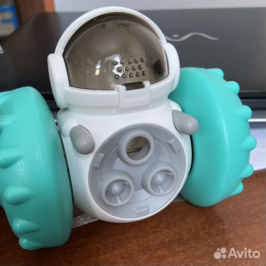 Игрушка - кормушка для собак и кошек