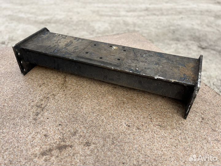 Траверса гидроцилиндра мзкт