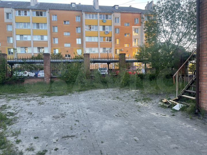 Машиноместо, > 30 м²
