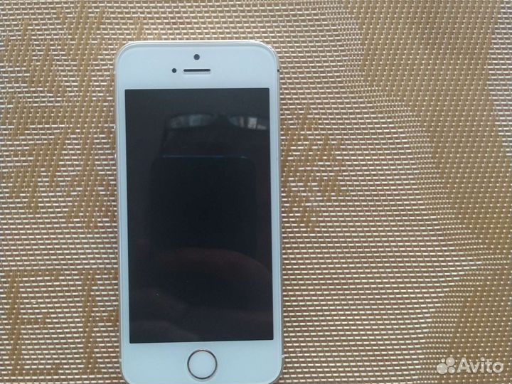 Телефон iPhone 5se