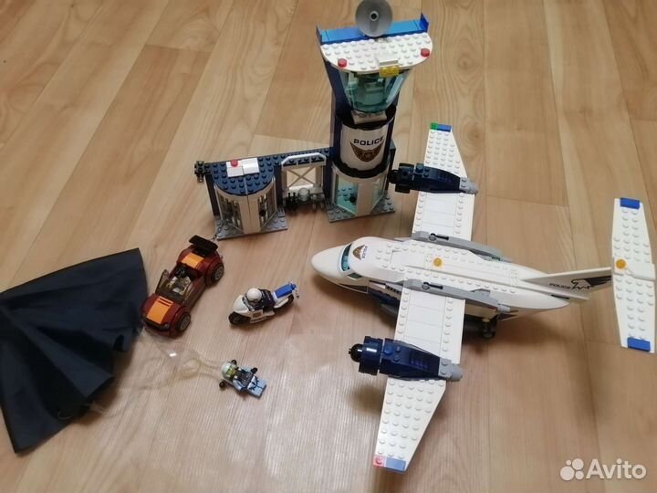 Lego city полицейский участок 60210
