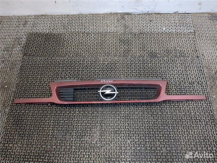 Решетка радиатора Opel Astra F, 1997
