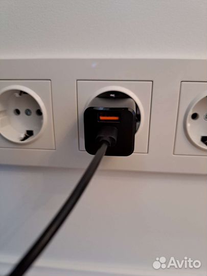 Беспроводная зарядка Satechi